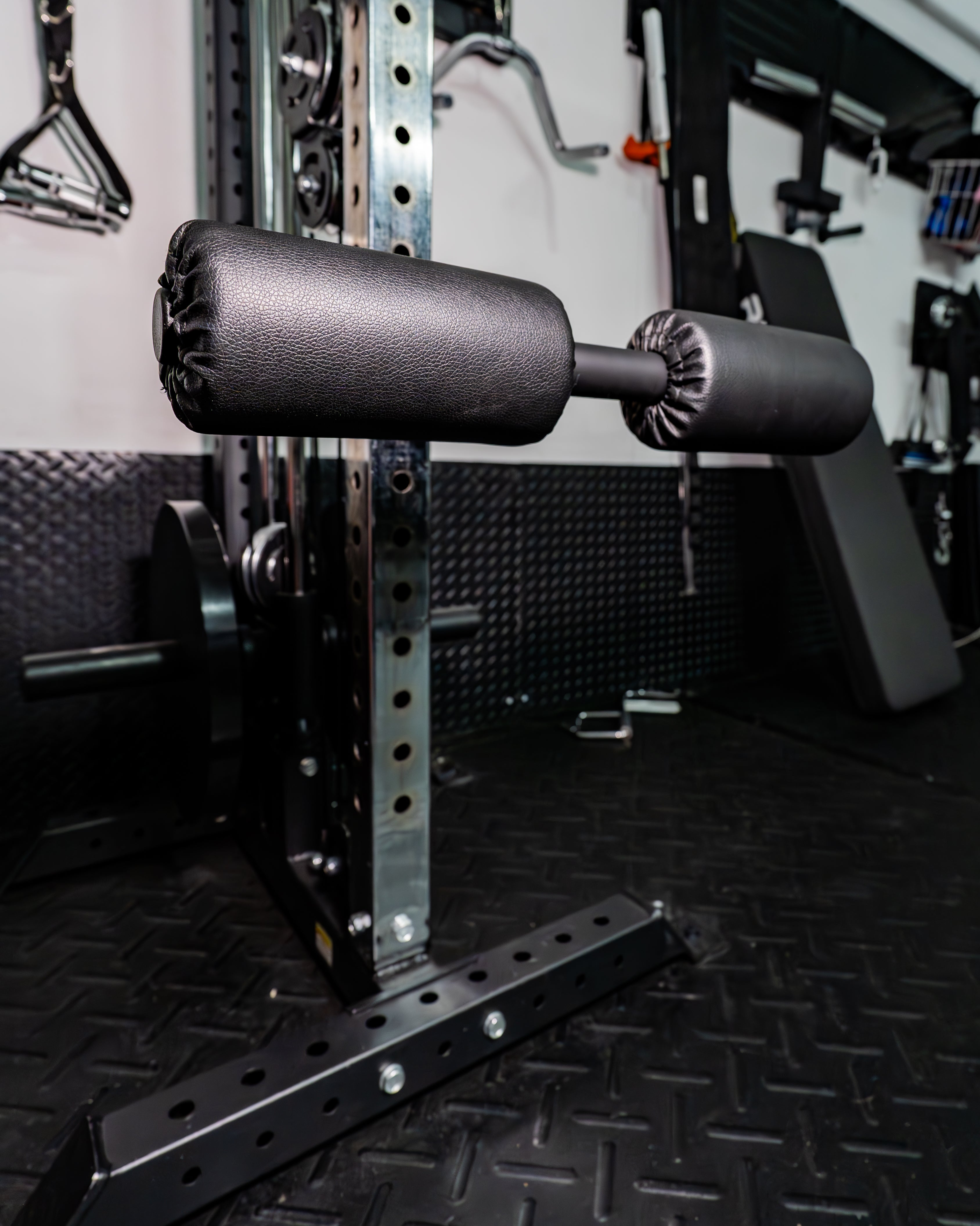 Lat pulldown leg discount holder